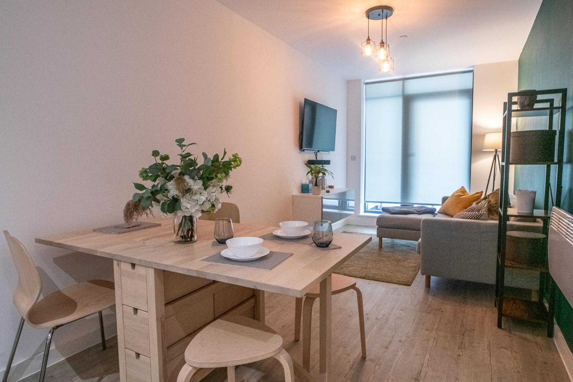 Modern And Spacious Apartment In Salford Quays Mánchester Exterior foto